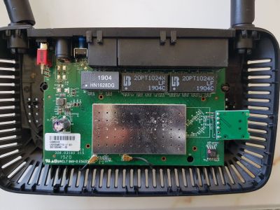PCB photo of Linksys E5400