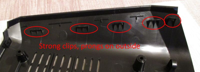 Netgear RAX120 bottom clips